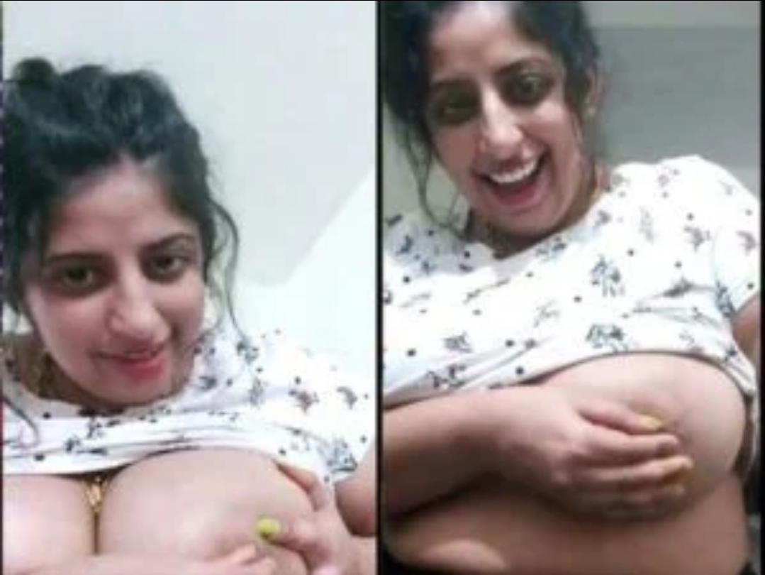 Beautiful Milk Tanker Bhabhi Showing Her Big Melons