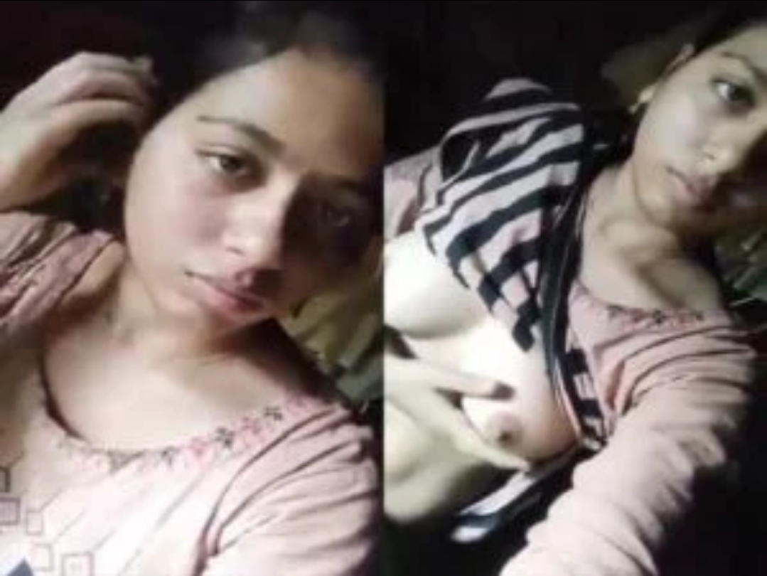 Bangladeshi Beautiful Girl Showing And Fingering