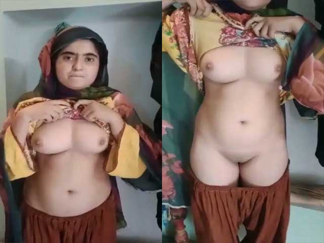 Pakistani Mature Girl Paid To Expose Her Assets